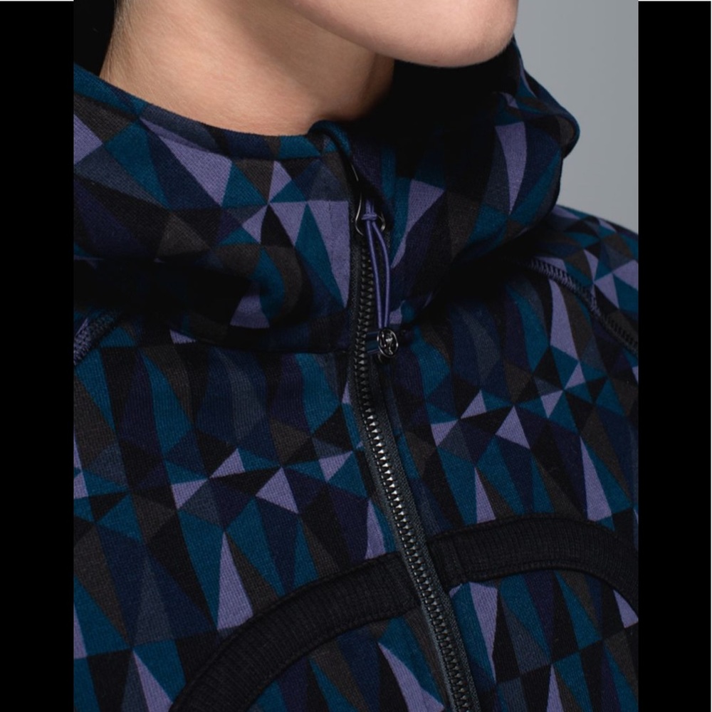 💕LULULEMON SCUBA HOODIE/JACKET-STAINED GLASS-8💕 - Picture 8 of 13